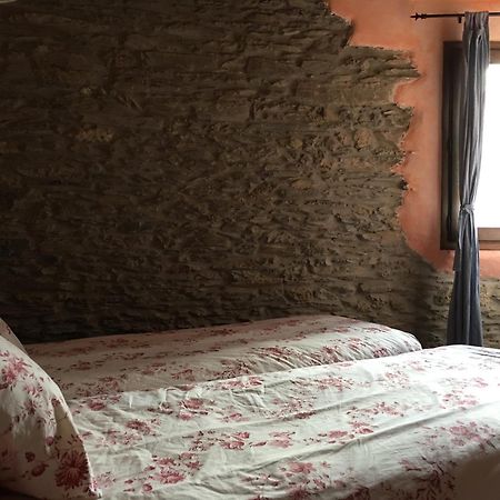 Lo Paller De Roc Montescladó Cameră foto
